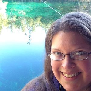 Meet your Posher, Hilary